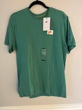 Nike Men’s Teal Crew Neck Short Sleeve Tee